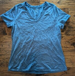 Unbound Merino 100% Wool V-Neck Tshirt Women's Size Medium